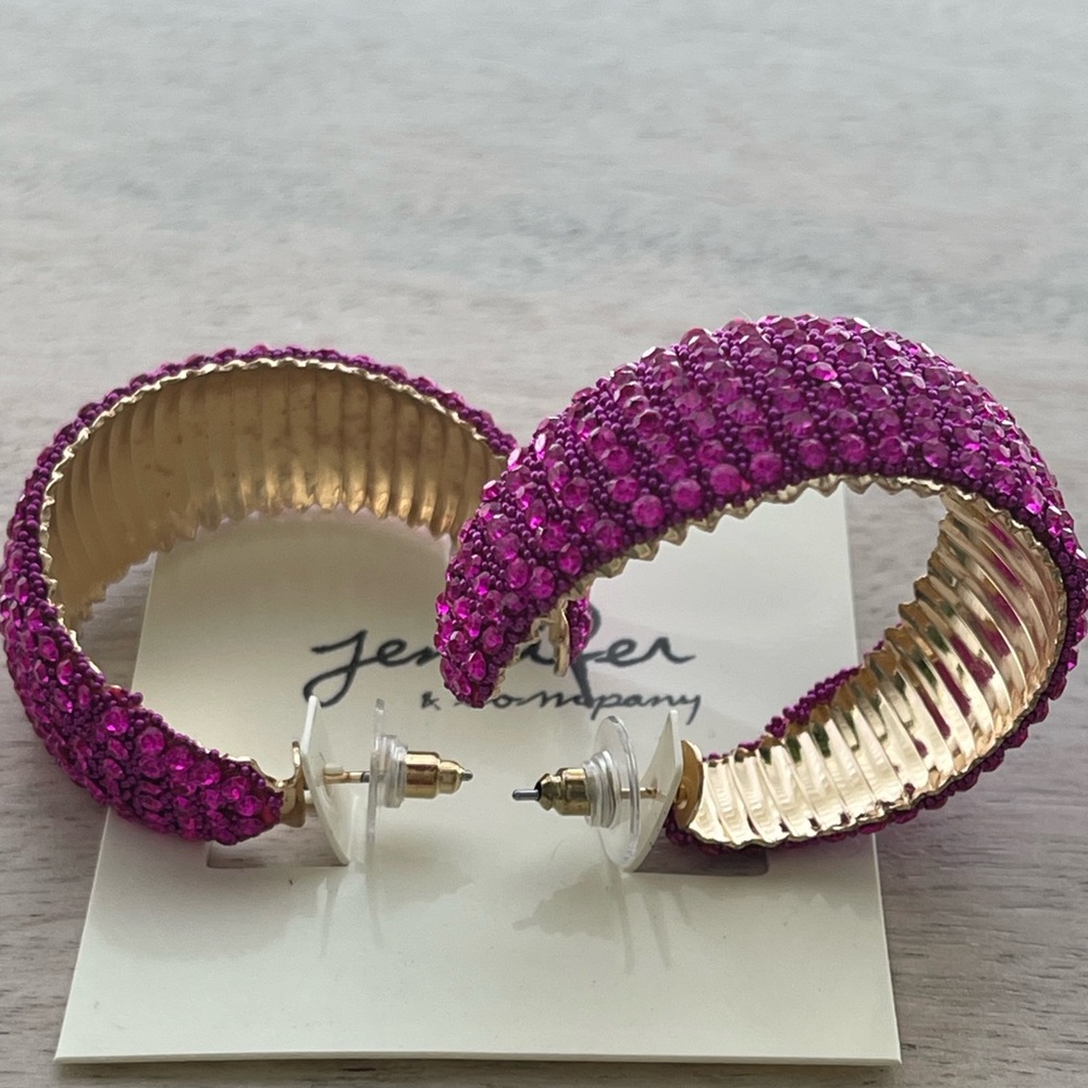 Chic Pink and Gold Earrings with Delicate Craftsmanship - Picture 2 of 11